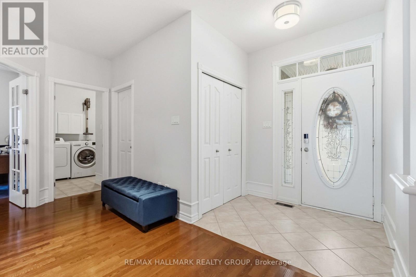 212 Janet Way, Ottawa, ON