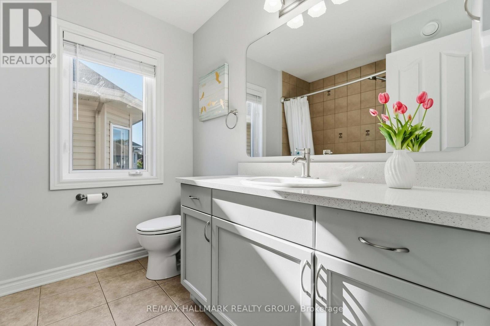 212 Janet Way, Ottawa, ON