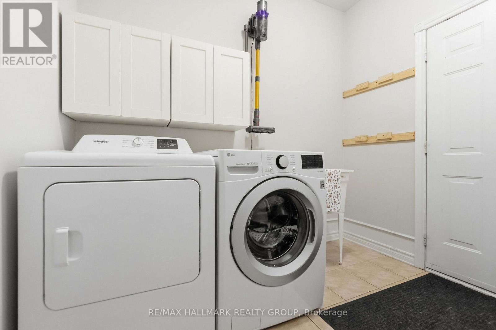 212 Janet Way, Ottawa, ON