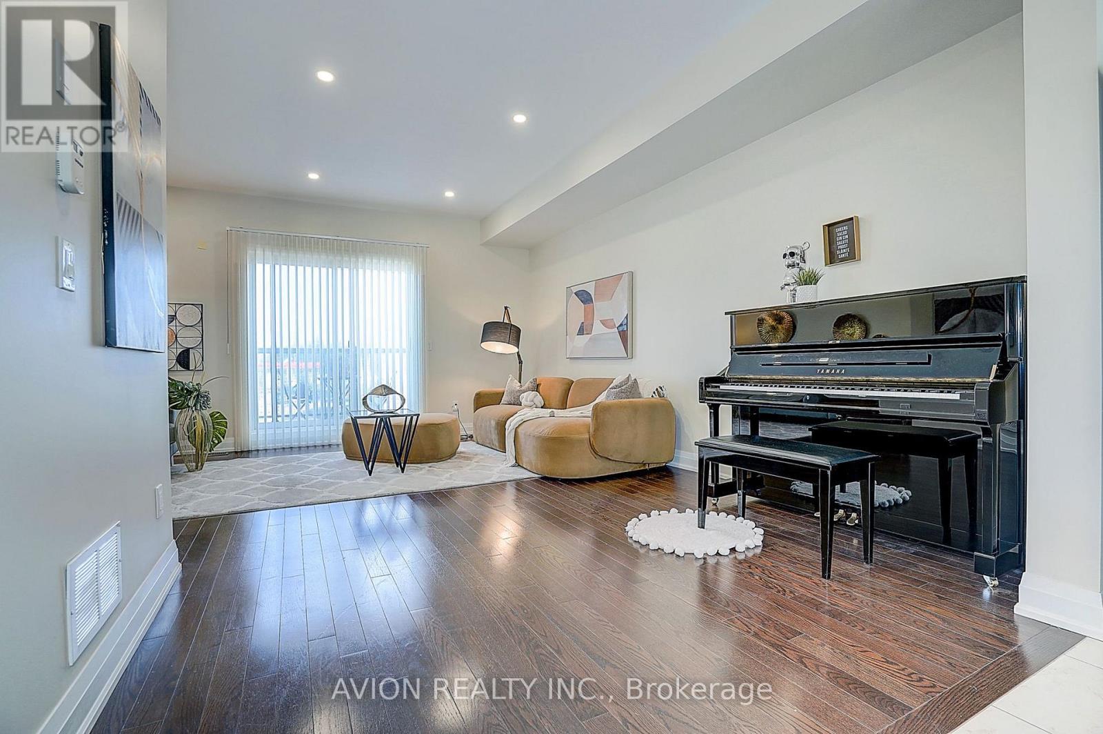 32 Mcgurran Lane, Richmond Hill, ON