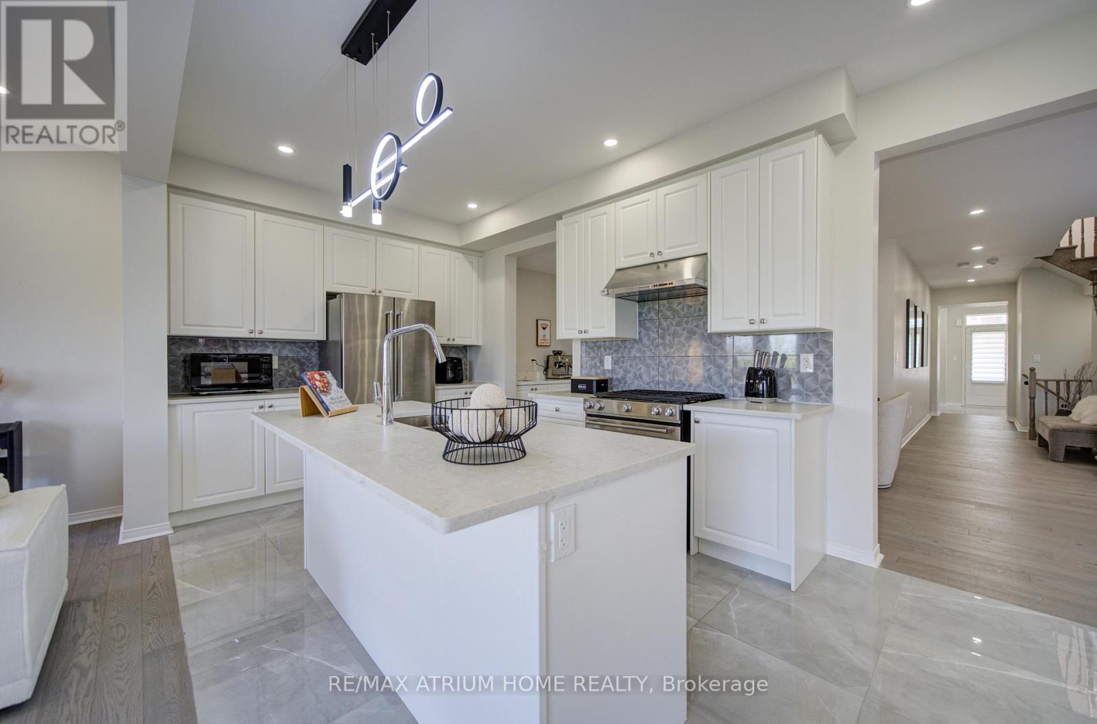 126 Hartney Drive, Richmond Hill, ON