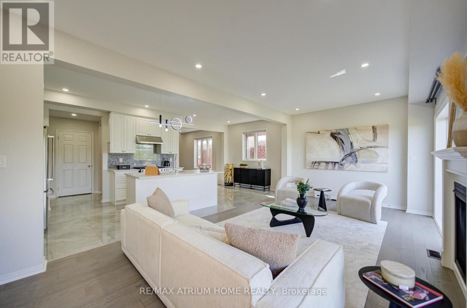 126 Hartney Drive, Richmond Hill, ON