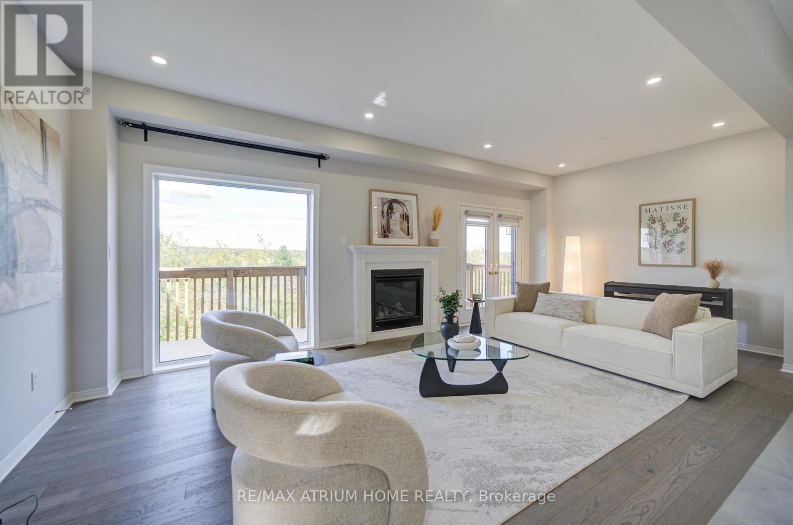 126 Hartney Drive, Richmond Hill, ON