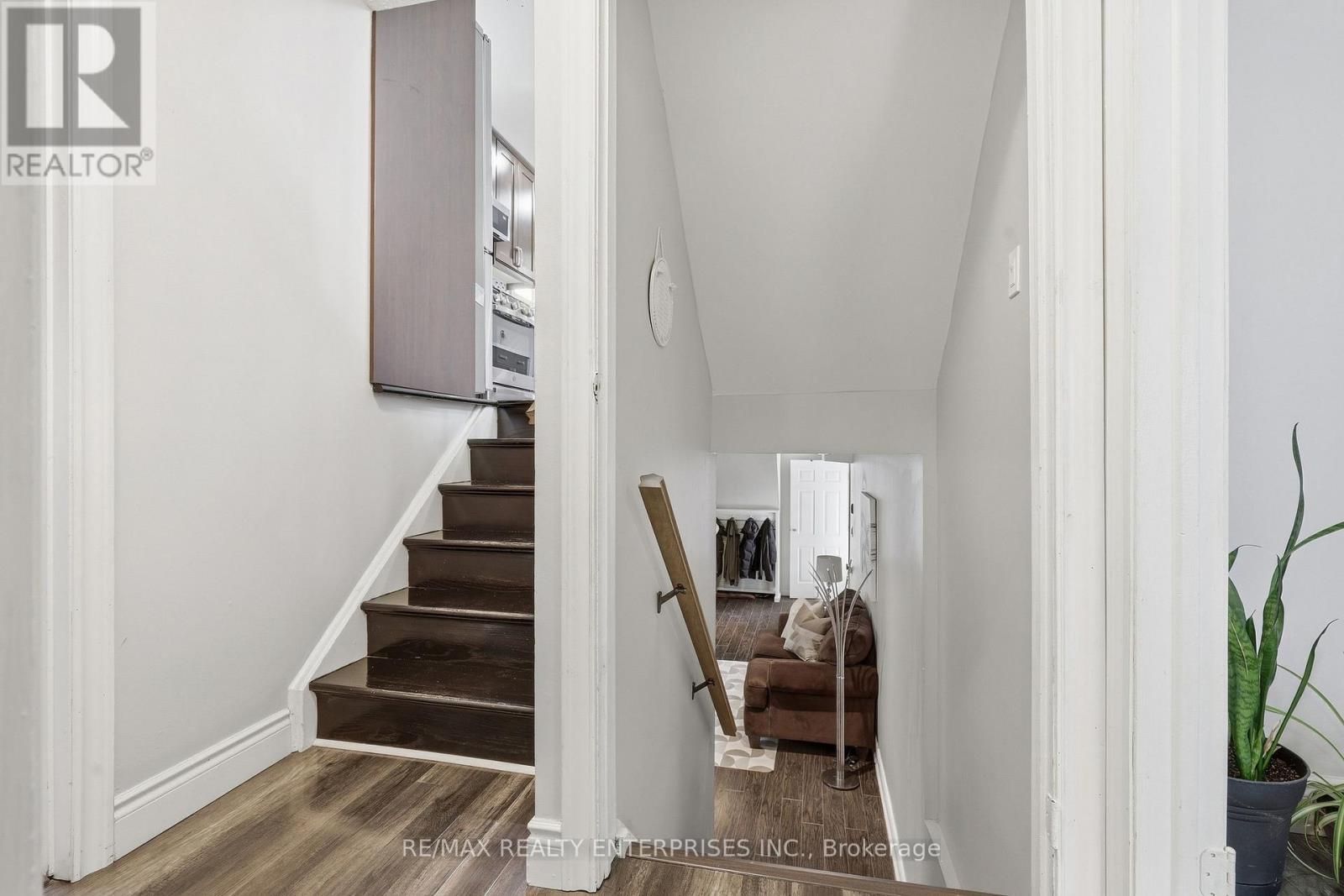 2506 Cobbinshaw Circle, Mississauga, ON