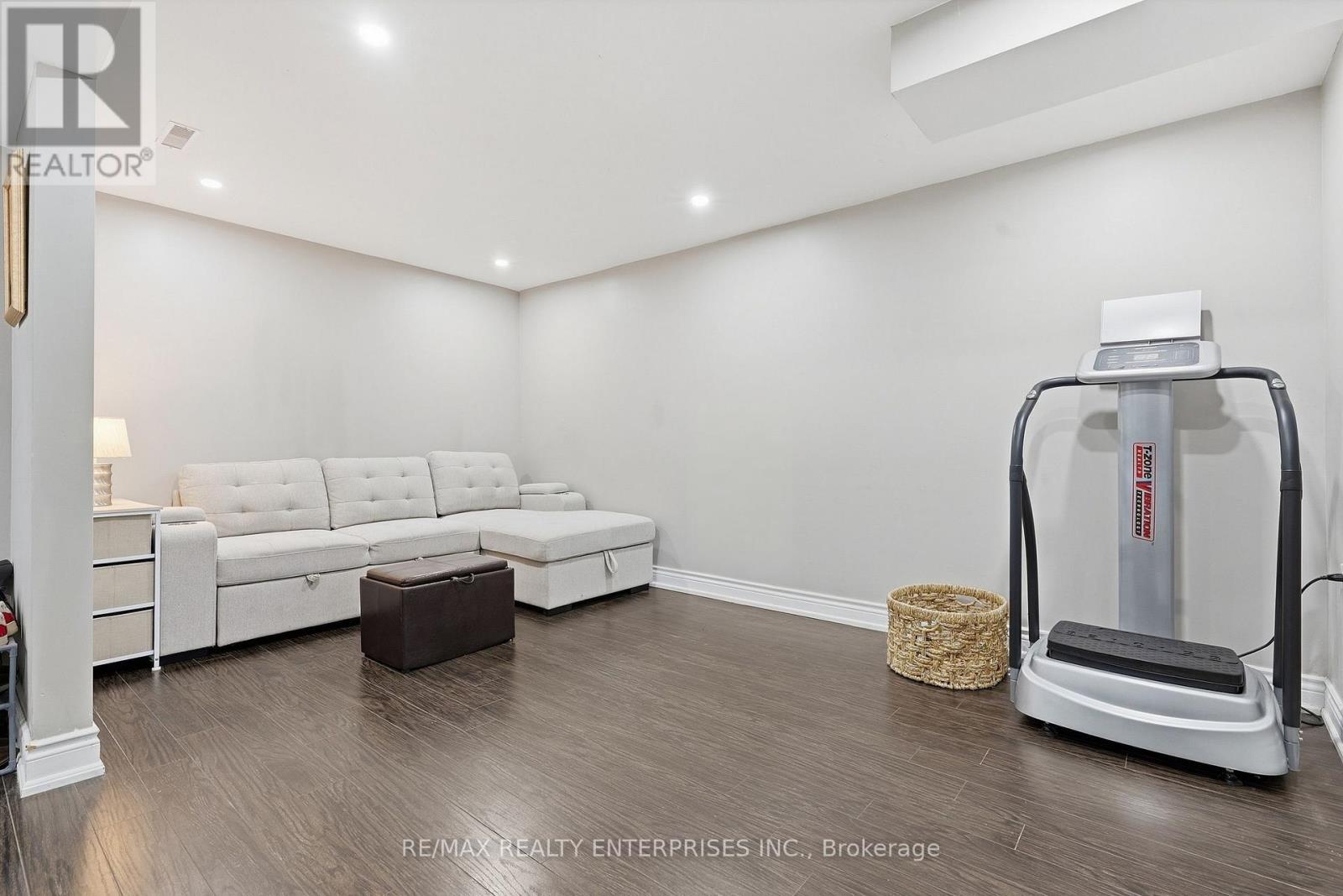 Sub-basement flex space - 2506 Cobbinshaw Circle, Mississauga, ON