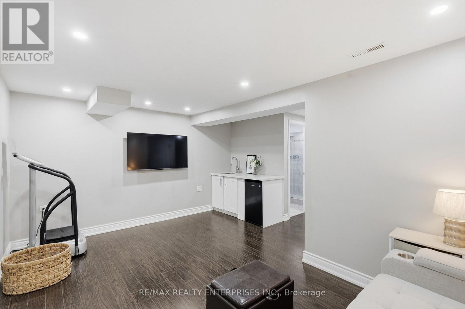 2506 Cobbinshaw Circle, Mississauga, ON