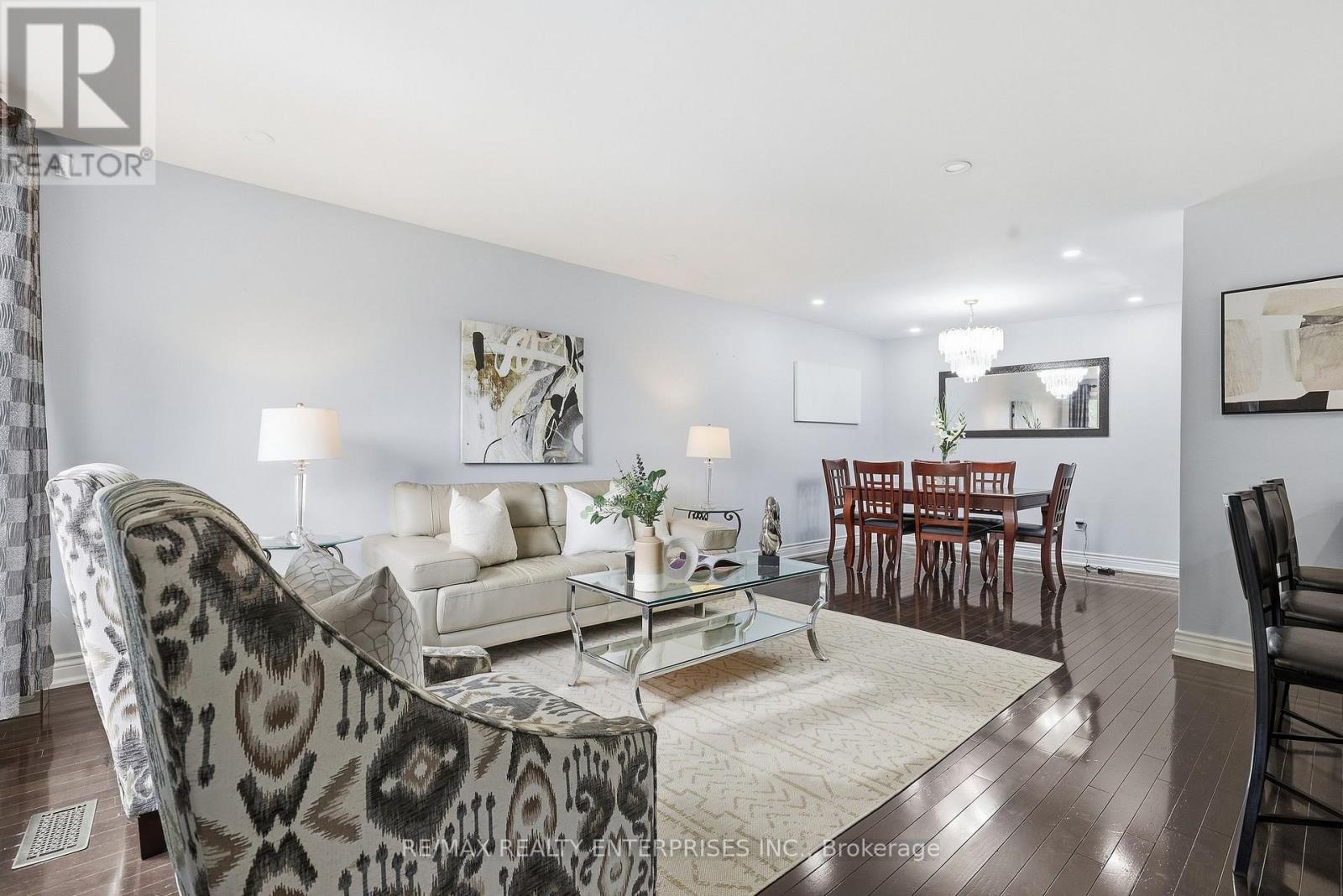 2506 Cobbinshaw Circle, Mississauga, ON