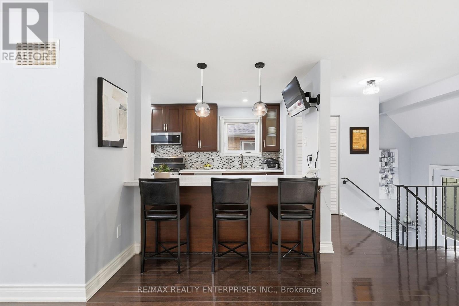 2506 Cobbinshaw Circle, Mississauga, ON