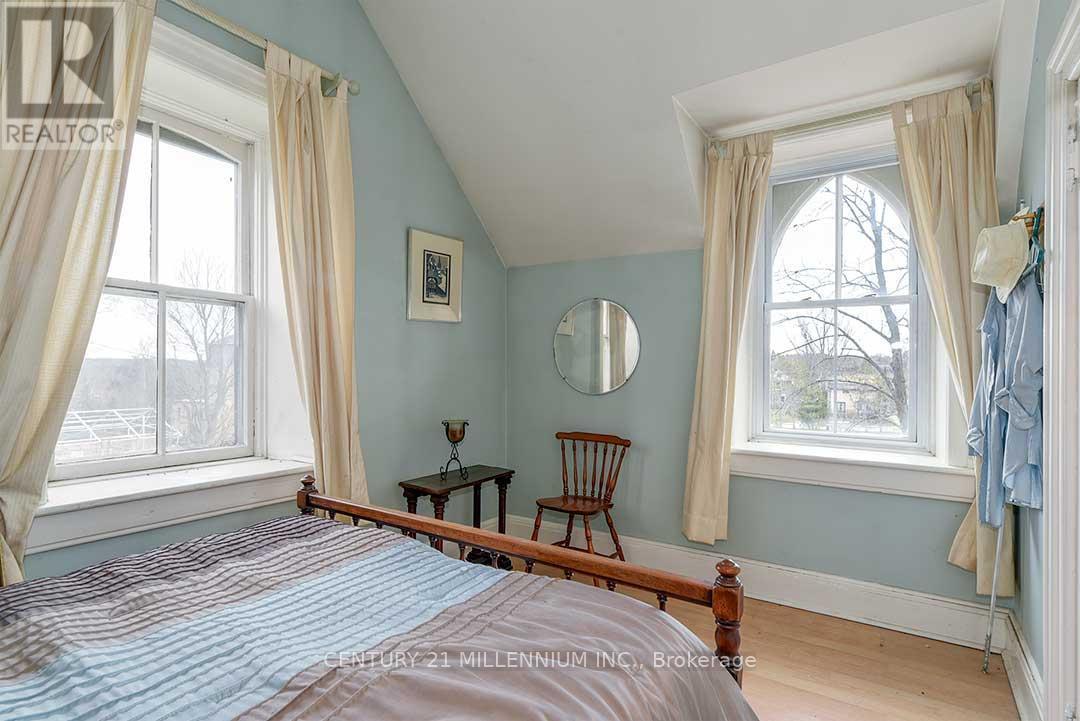 1380 Queen Street W, Caledon, ON