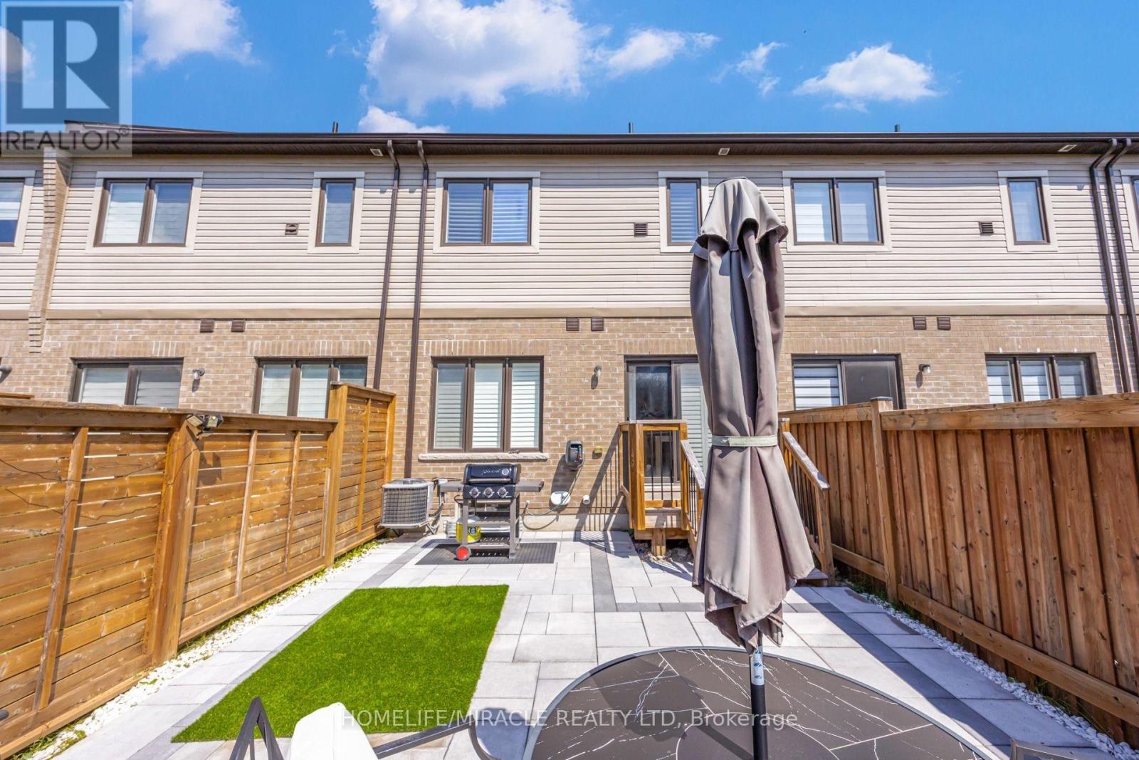 65 Lorne Thomas Place, New Tecumseth, ON