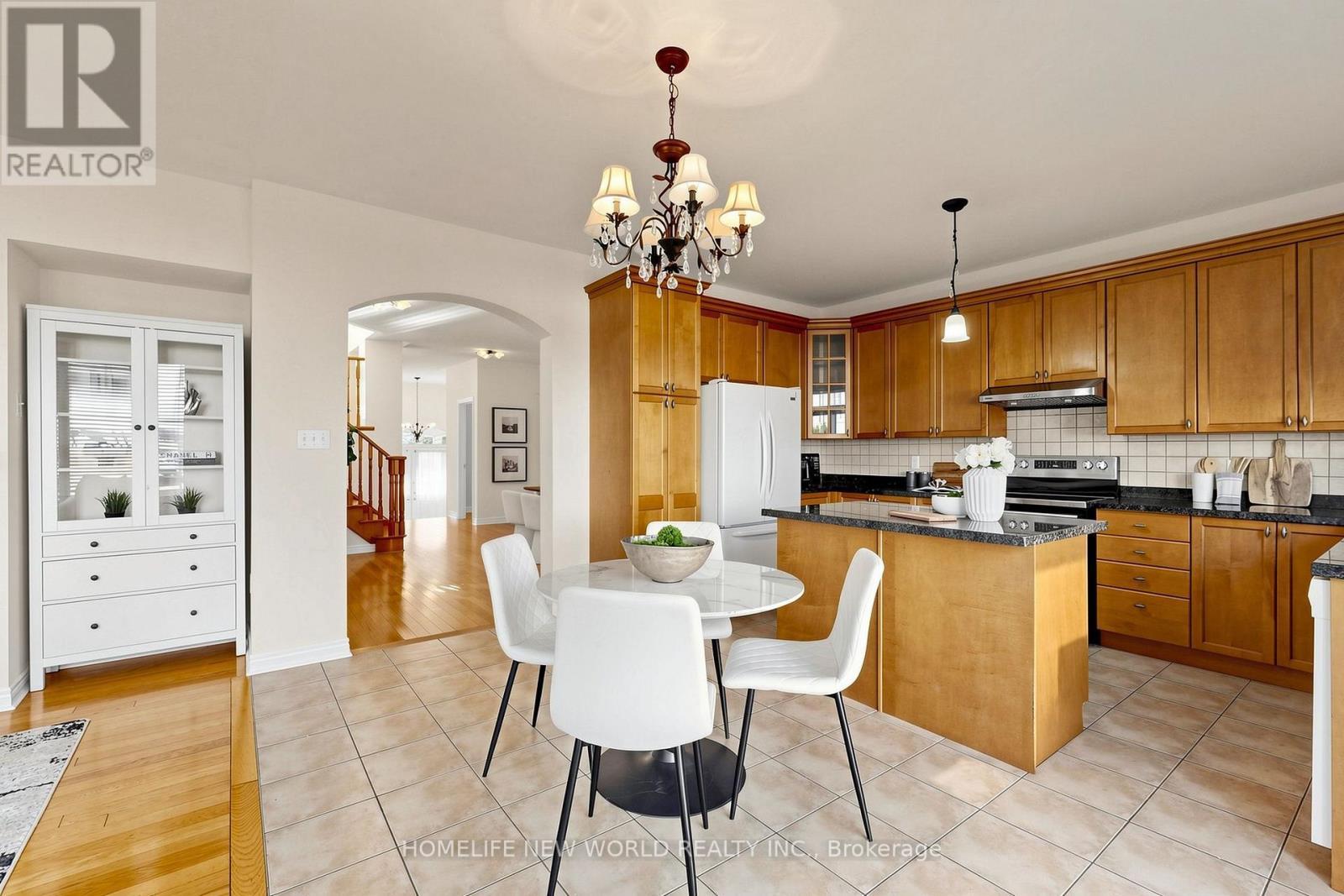 5 Rivington Avenue, Vaughan, ON