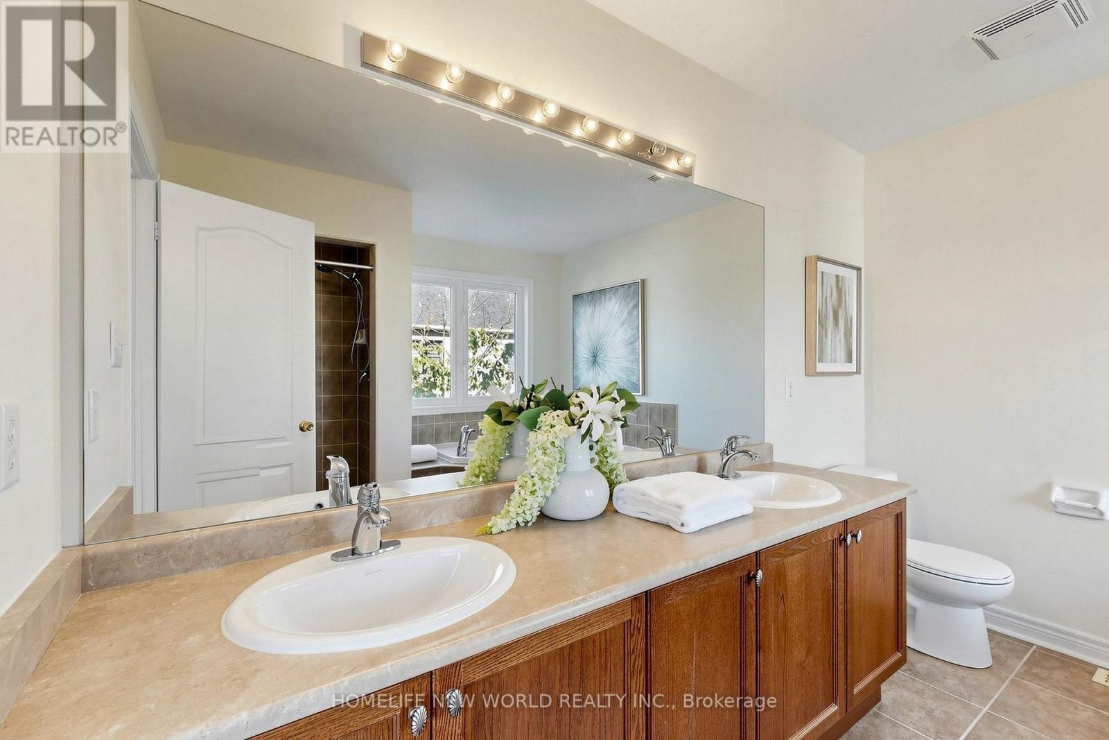 5 Rivington Avenue, Vaughan, ON