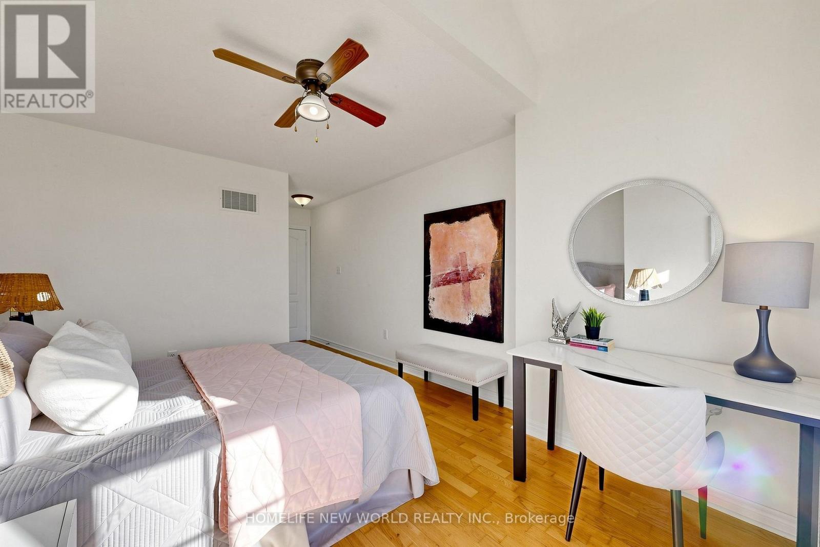 5 Rivington Avenue, Vaughan, ON