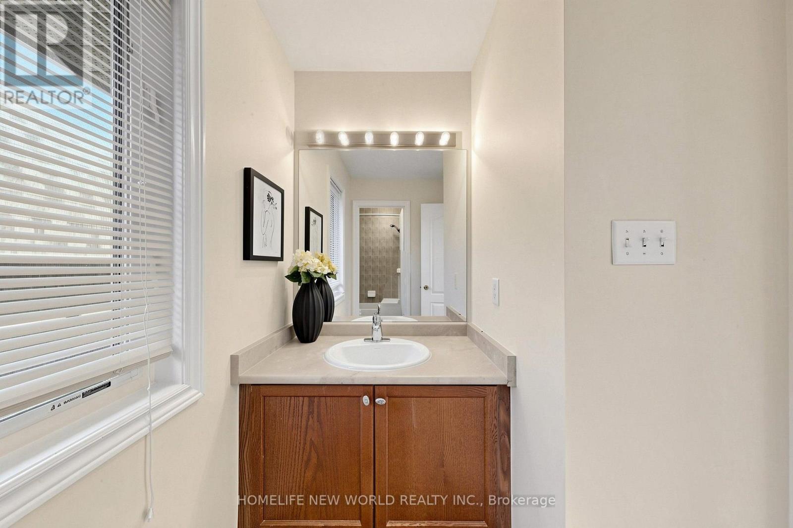 5 Rivington Avenue, Vaughan, ON