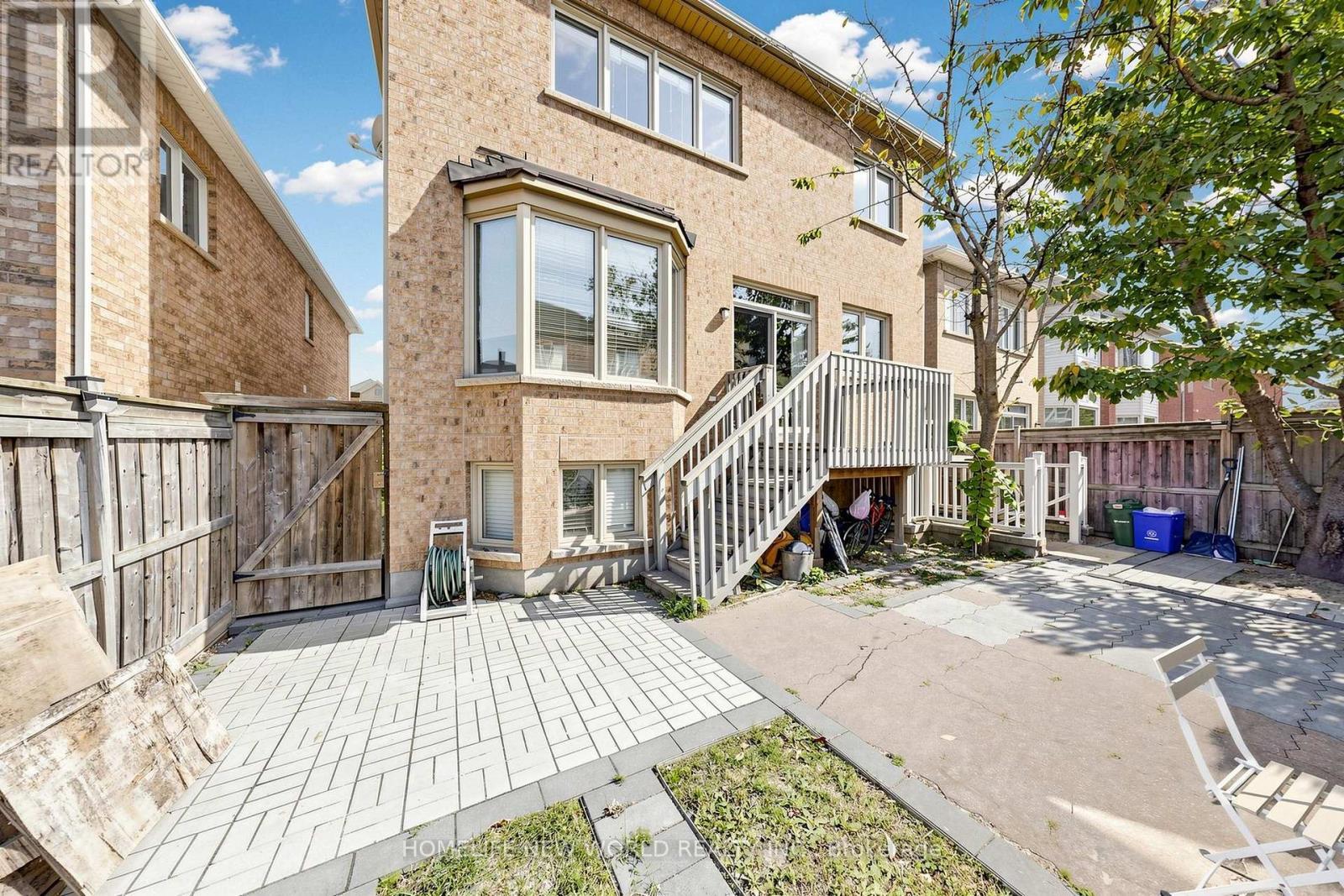 5 Rivington Avenue, Vaughan, ON