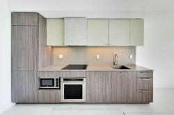 1609-19 Western Battery Road Toronto, ON M6K 0E3