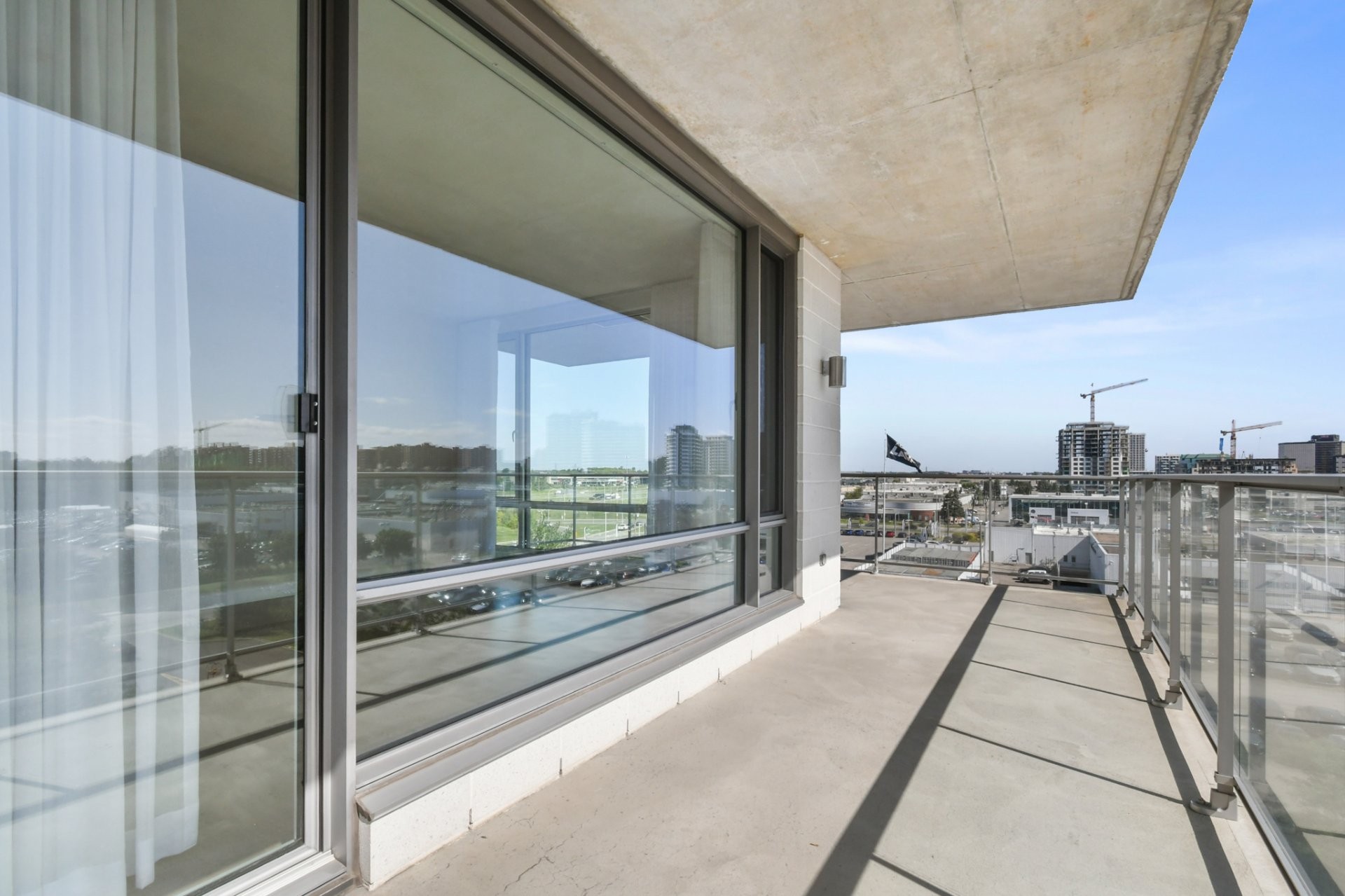 Balcon - 608-3641 Av. Jean-Béraud, Laval (Chomedey), QC