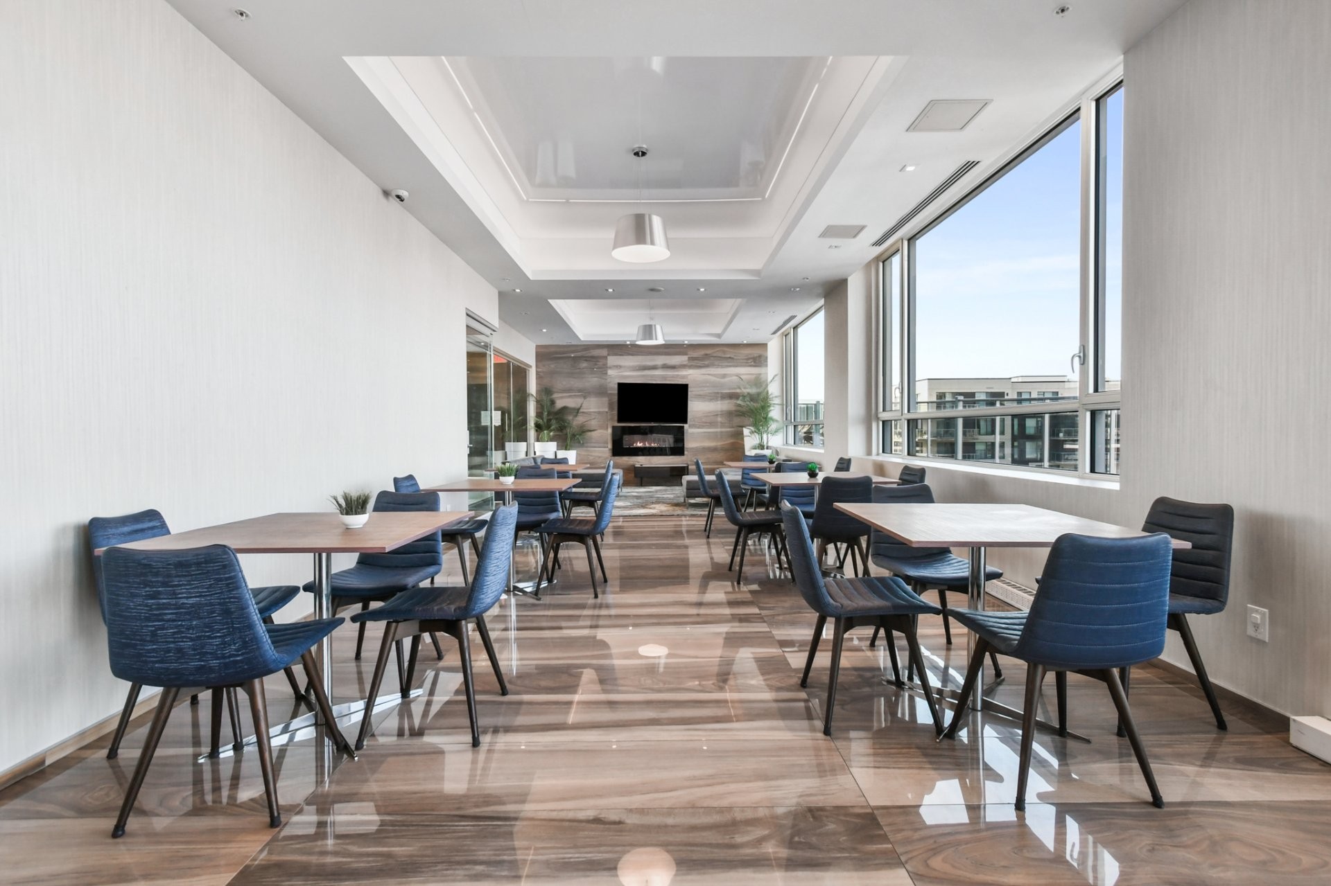 Salle communautaire - 608-3641 Av. Jean-Béraud, Laval (Chomedey), QC