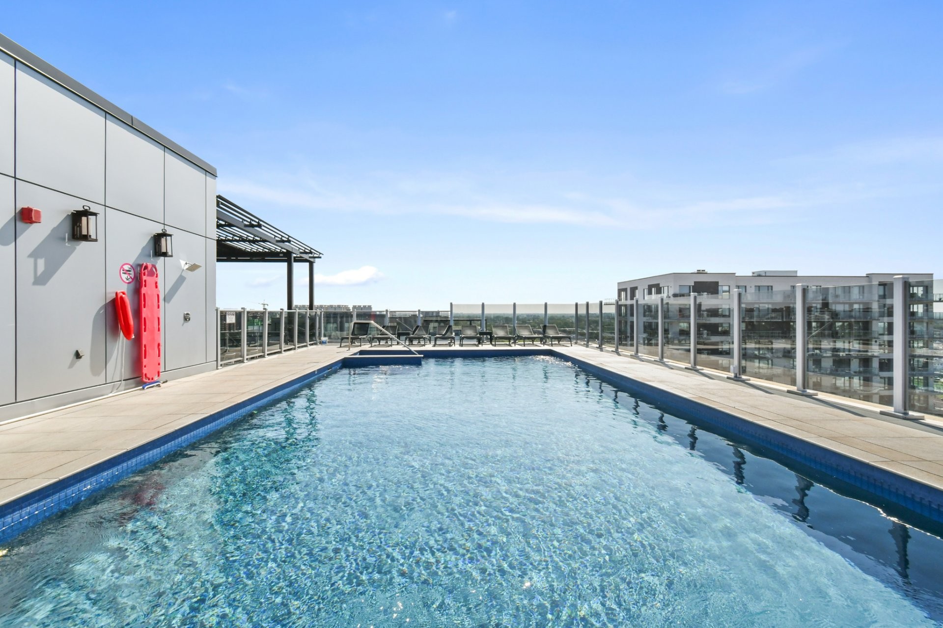 Piscine - 608-3641 Av. Jean-Béraud, Laval (Chomedey), QC