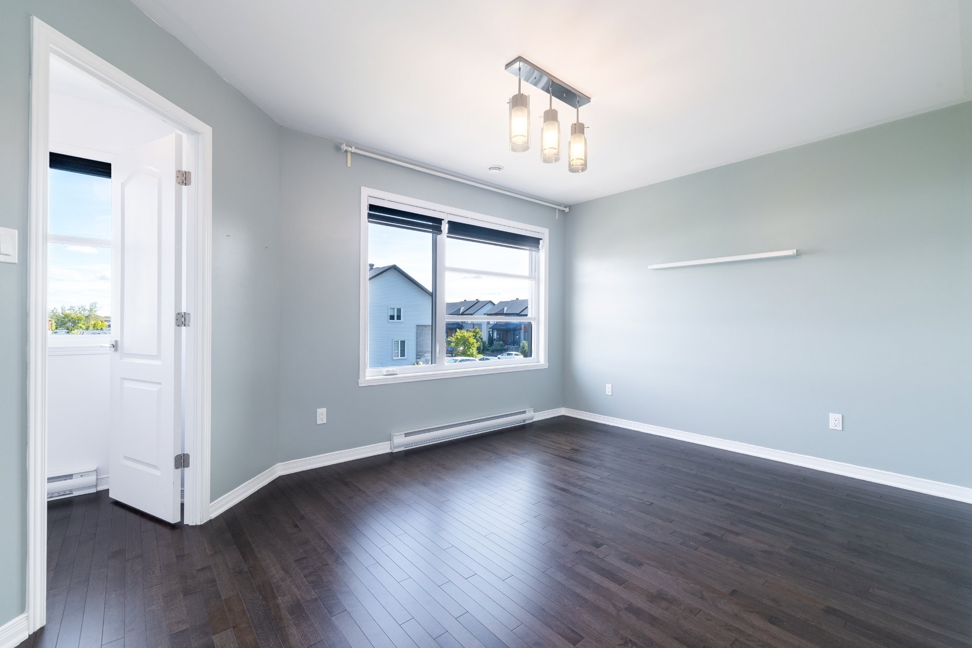 Master Bedroom - 114 Rue Rabelais, Saint-Constant, QC