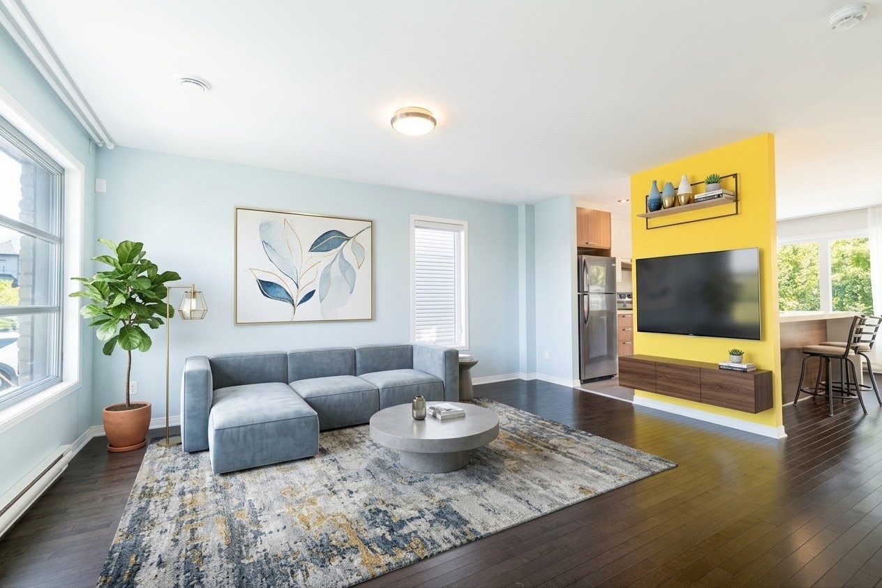Living Room - 114 Rue Rabelais, Saint-Constant, QC