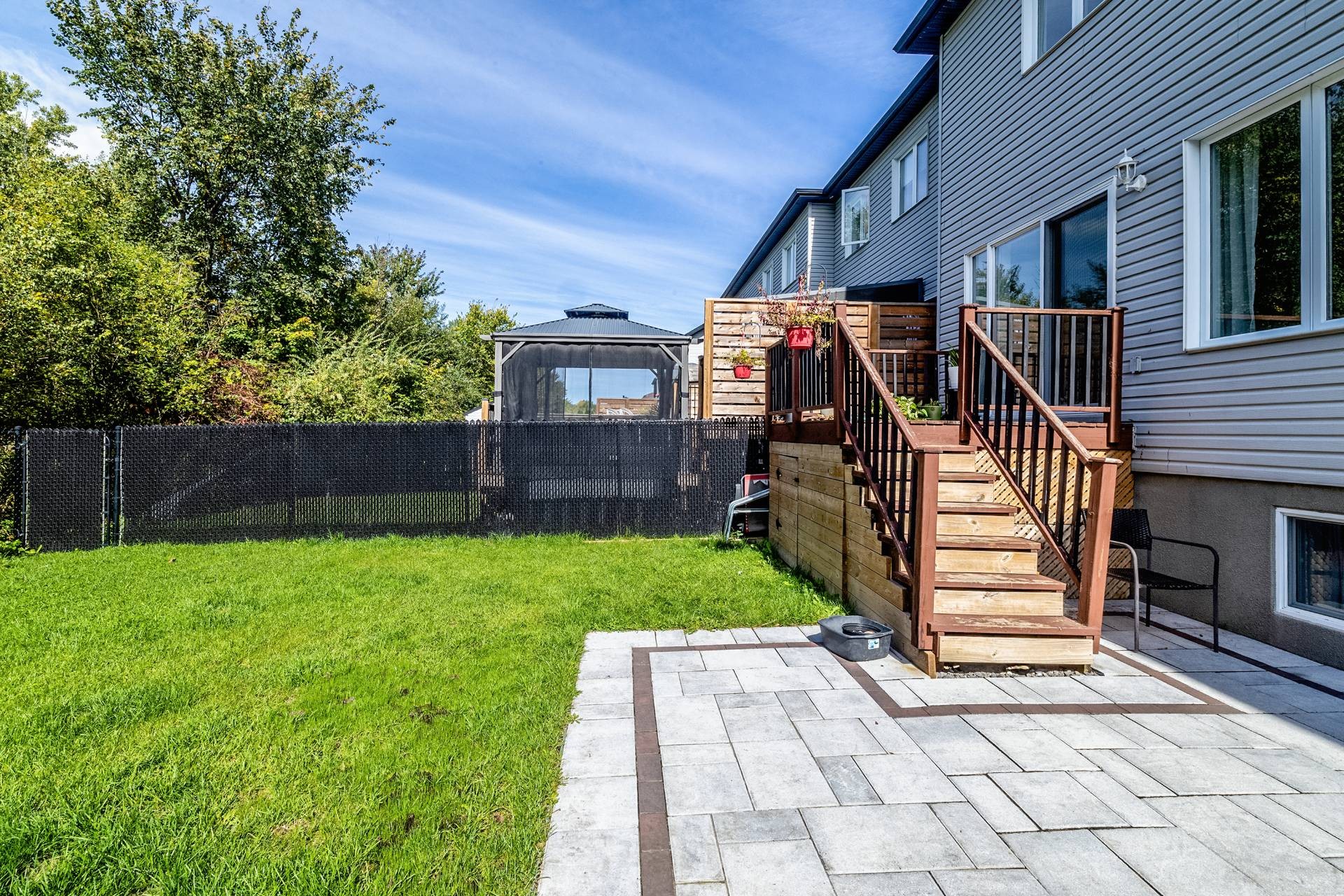 Courtyard - 114 Rue Rabelais, Saint-Constant, QC