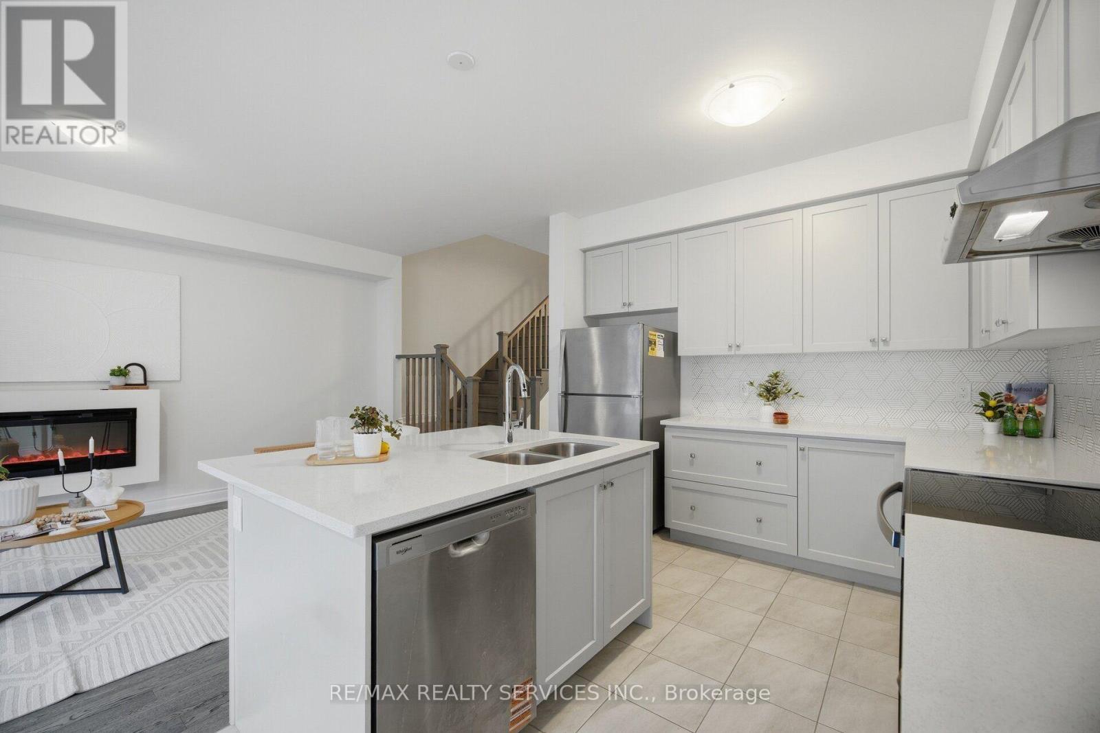 34 Lipscott Drive, Caledon, ON