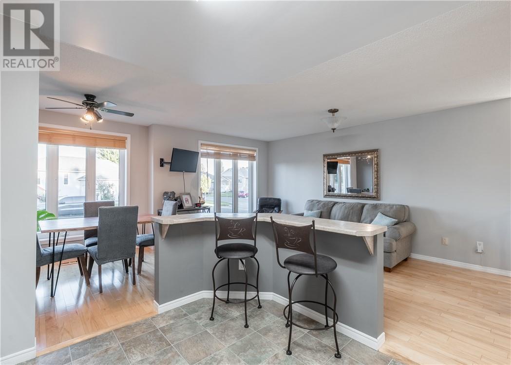 103 Cedar Green Drive, Garson, ON