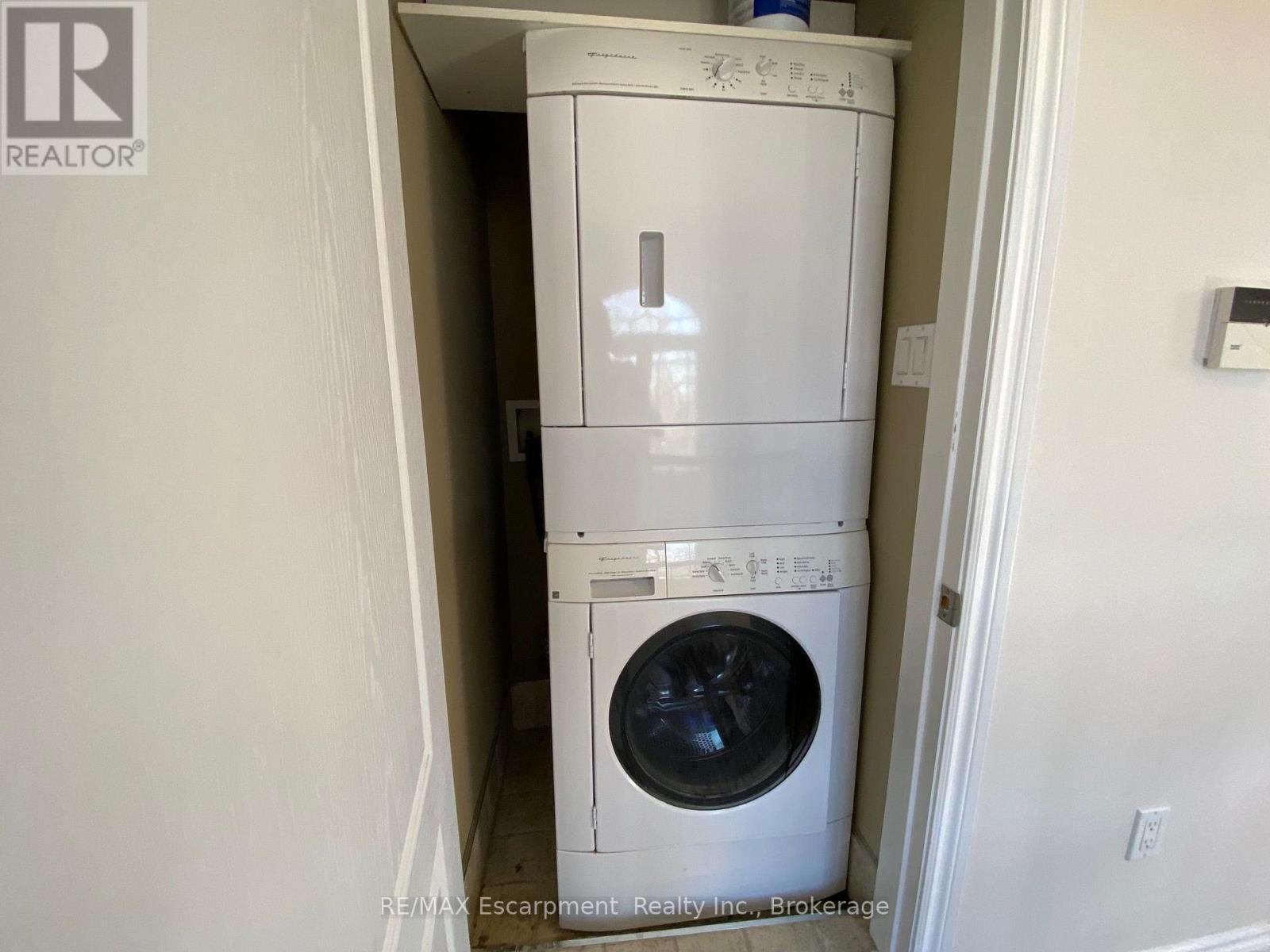 Bedroom level laundry - 2430 Second Street, Burlington (Brant), ON