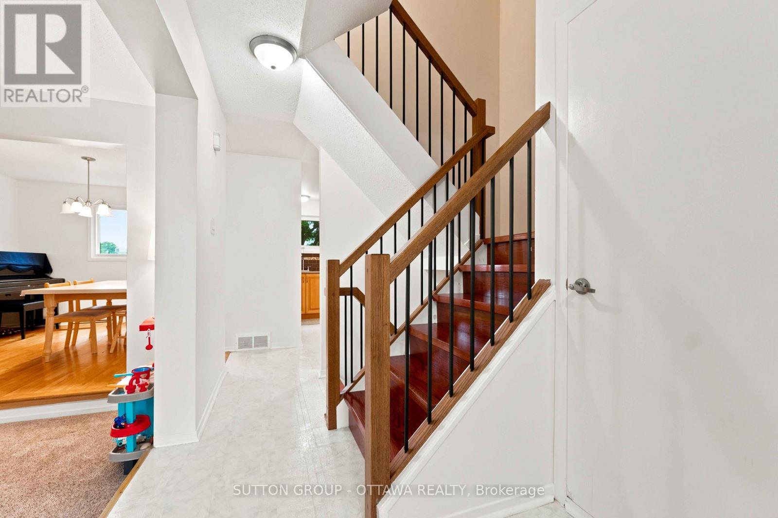 66 Fieldgate Drive, Ottawa, ON