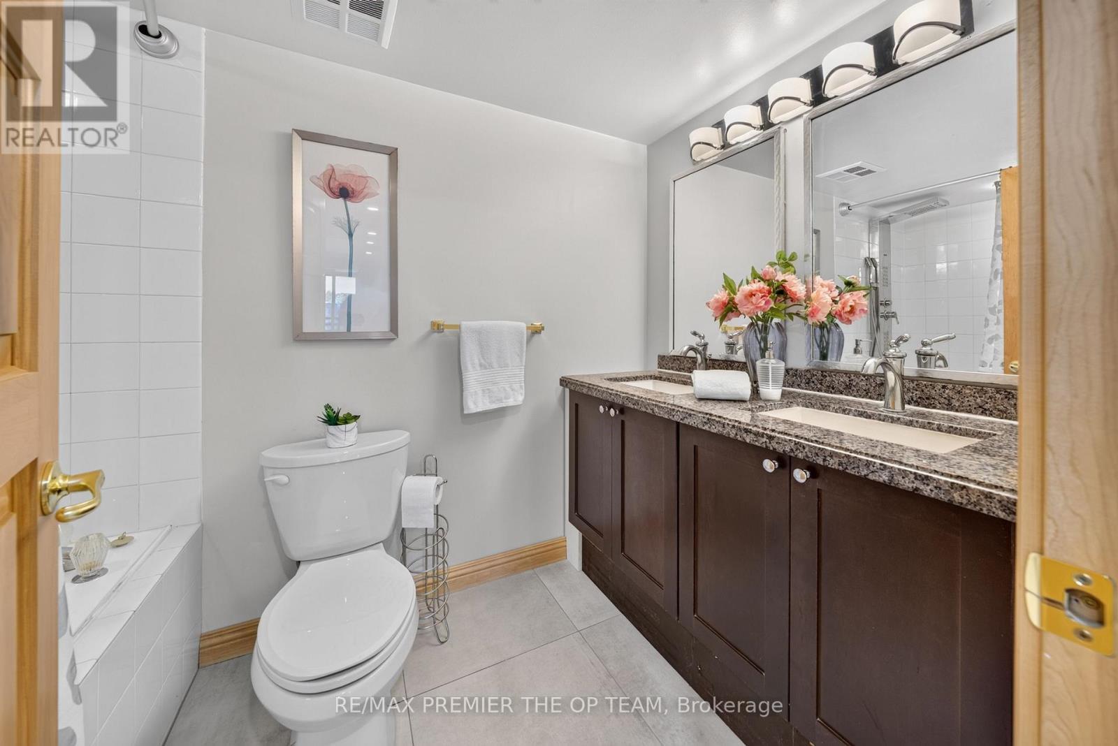 404 - 100 Arbors Lane, Vaughan, ON