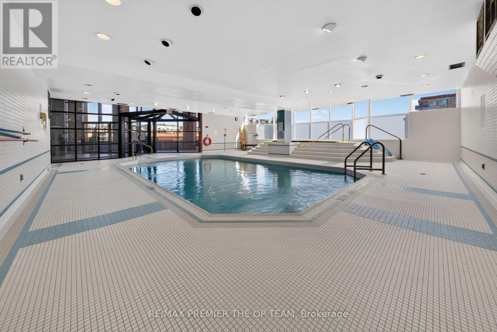 404 - 100 Arbors Lane, Vaughan, ON