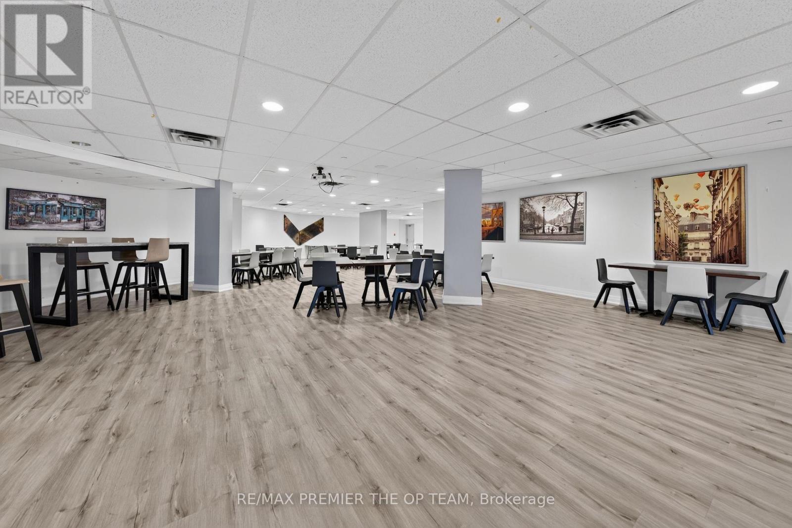 404 - 100 Arbors Lane, Vaughan, ON