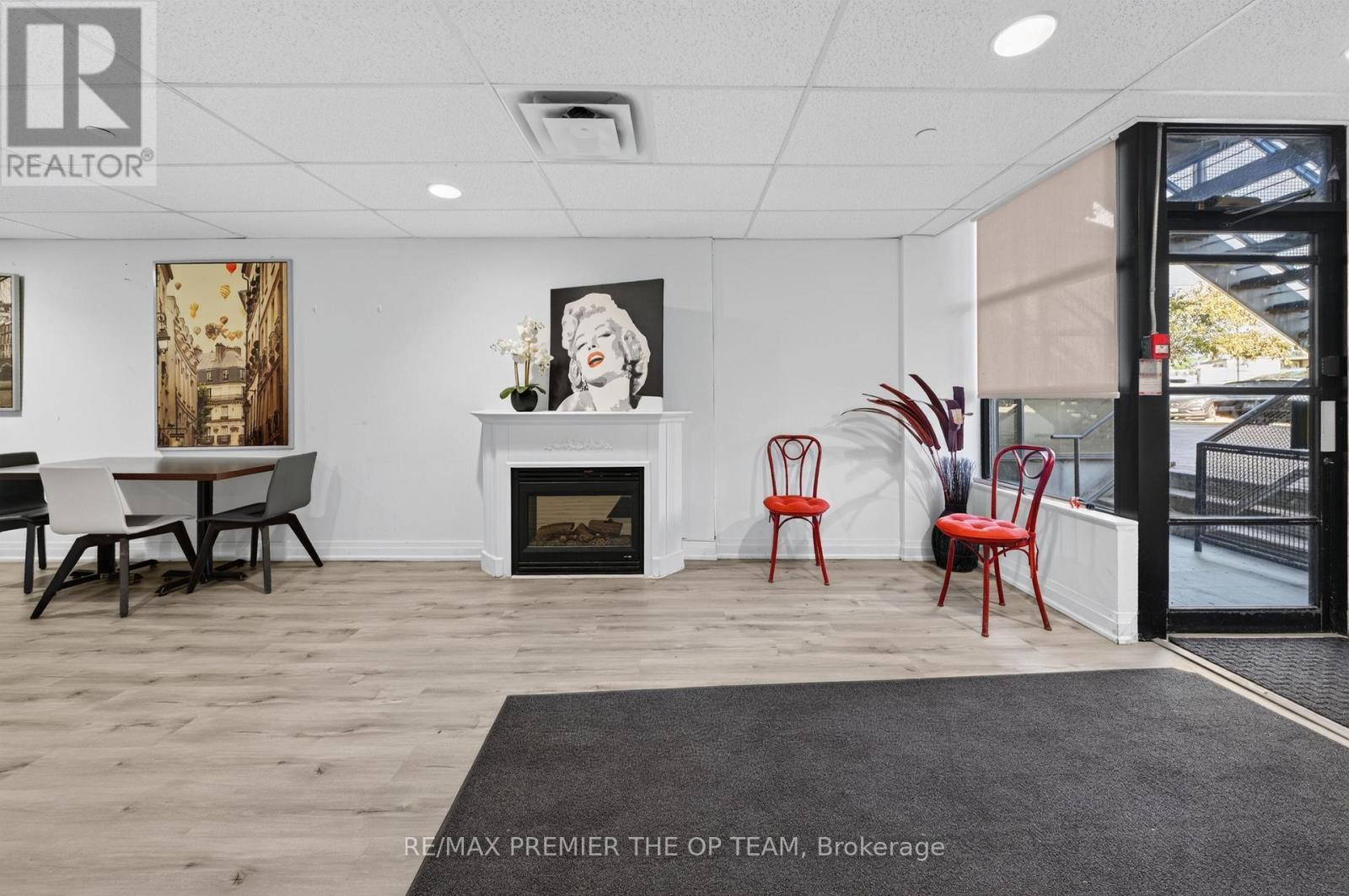 404 - 100 Arbors Lane, Vaughan, ON