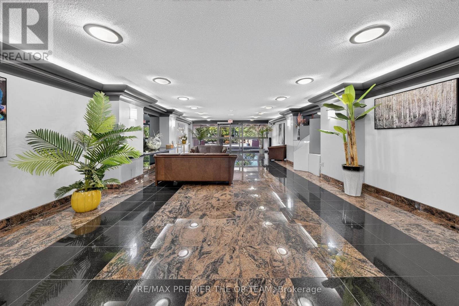 404 - 100 Arbors Lane, Vaughan, ON