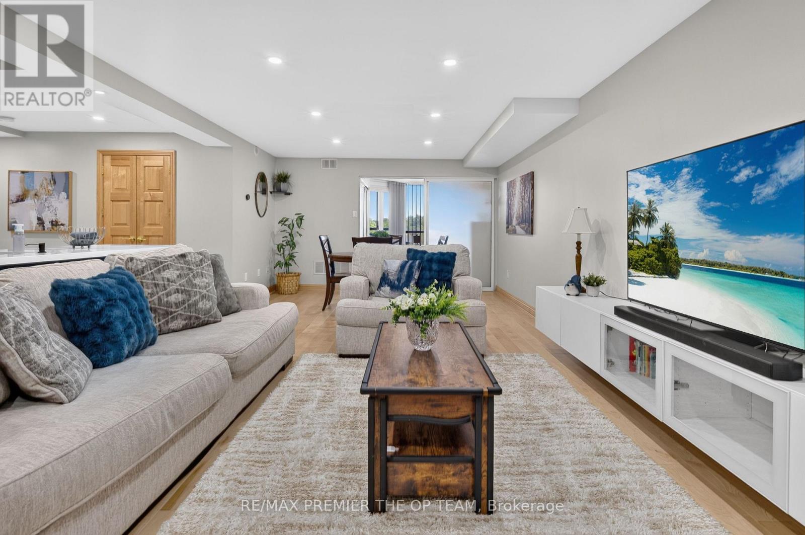 404 - 100 Arbors Lane, Vaughan, ON