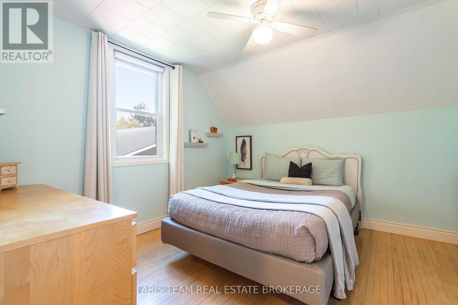 1346 Penetanguishene Road, Springwater, ON