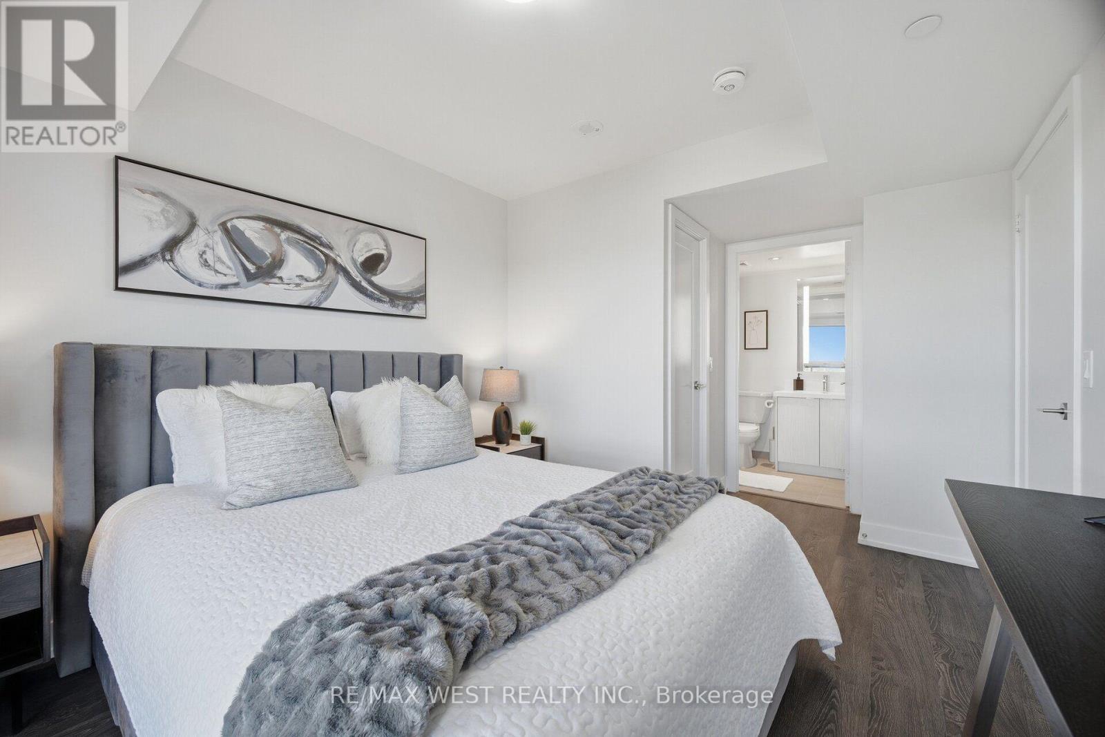 1327 - 5 Mabelle Avenue, Toronto, ON