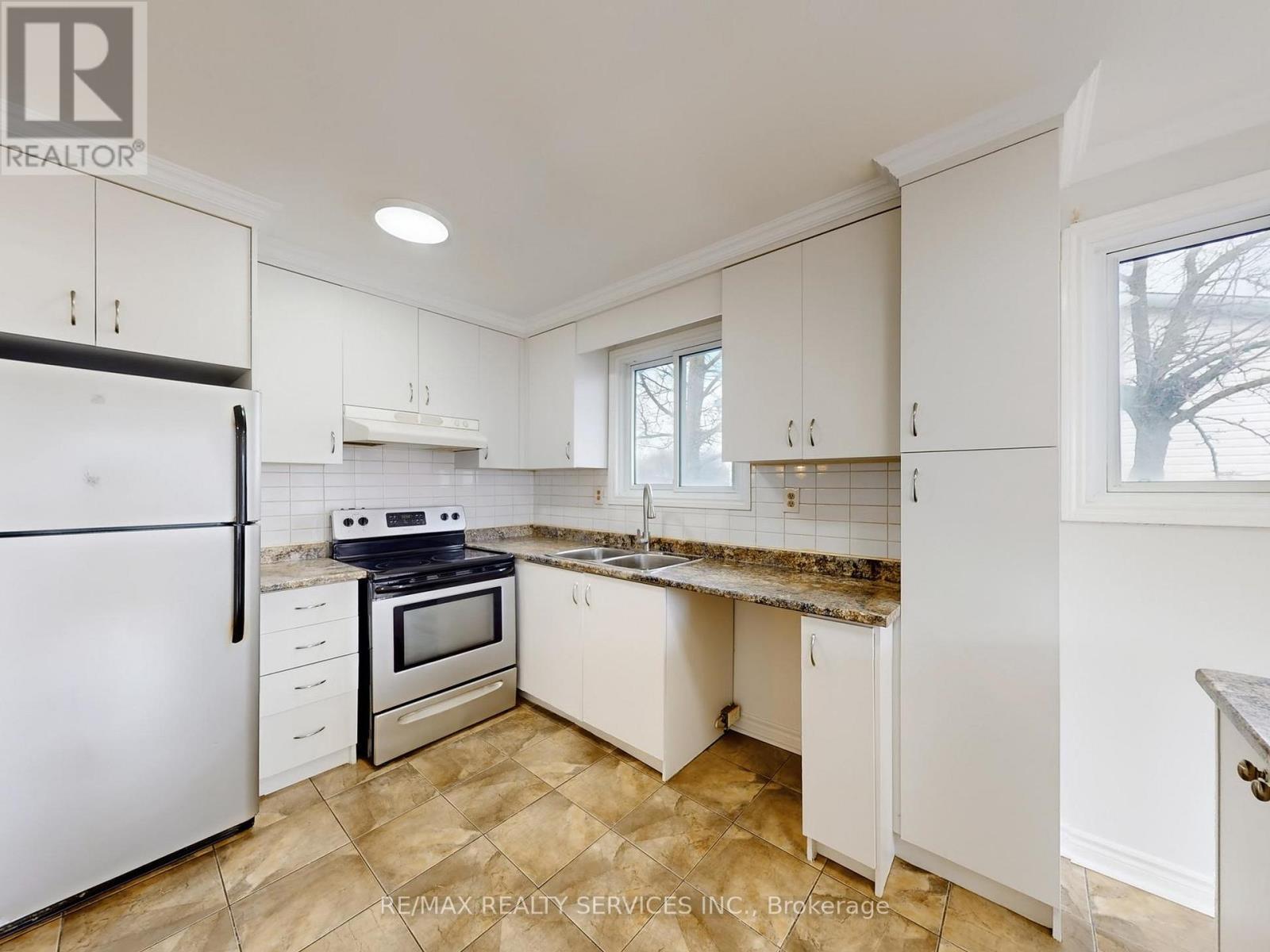 9 Glenridge Road, Brampton, ON