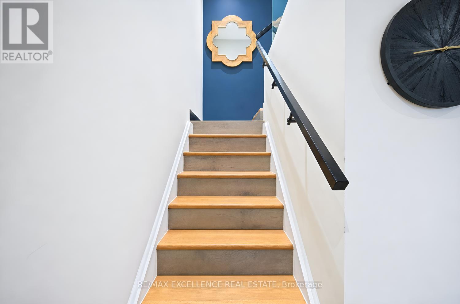 Upstairs - 20 Manett Crescent, Brampton, ON