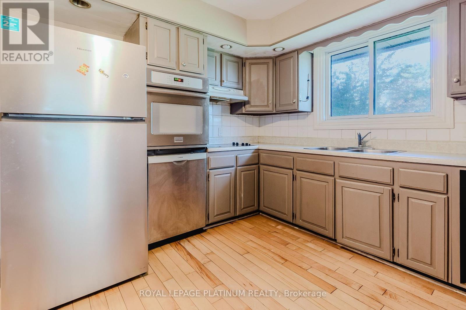 6 Varadi Avenue, Brantford, ON