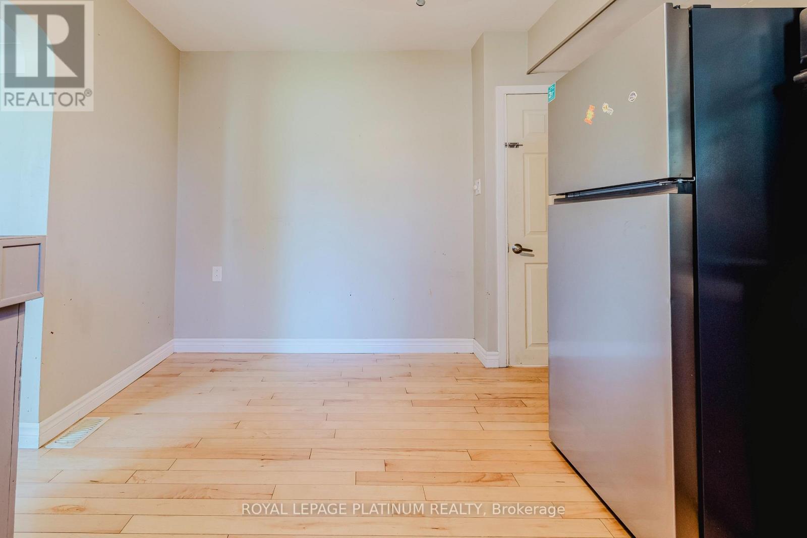 6 Varadi Avenue, Brantford, ON
