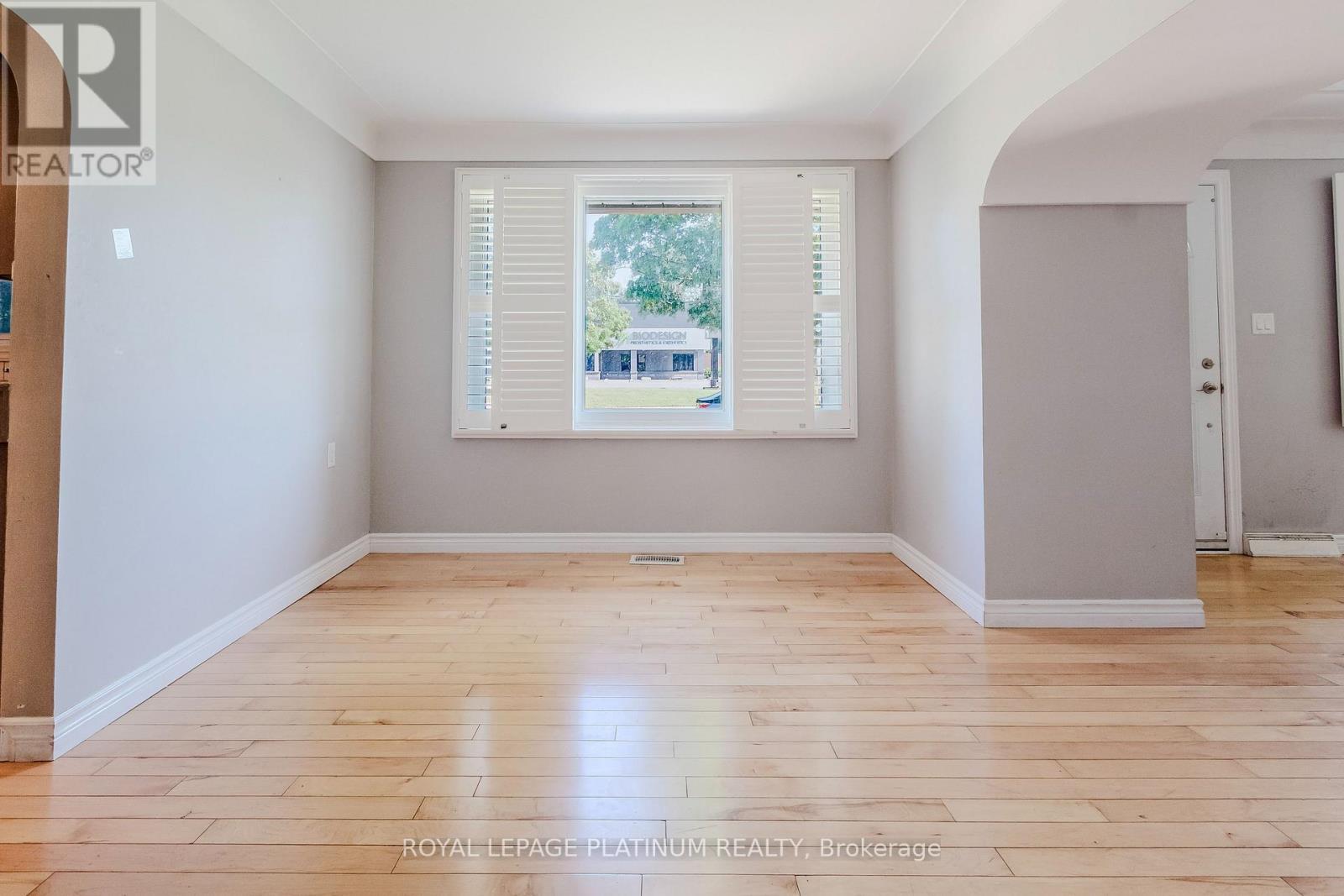 6 Varadi Avenue, Brantford, ON