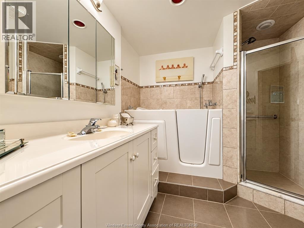 4789 Riverside Unit# 504, Windsor, ON