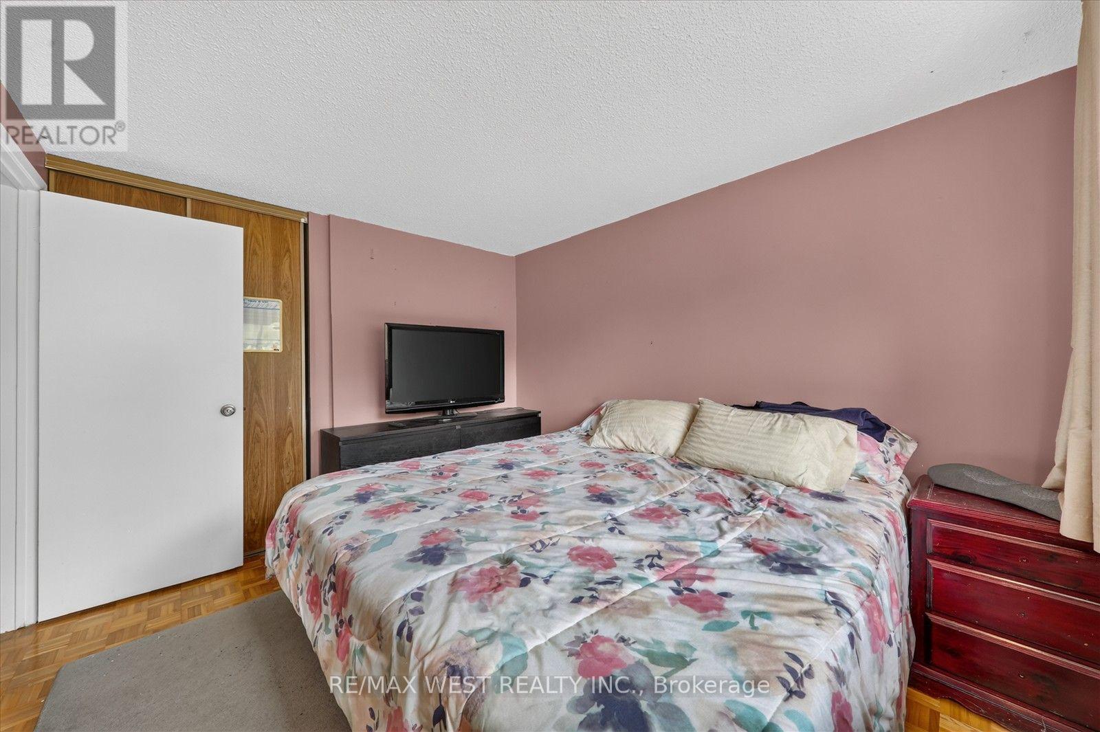 66 Bushwood Court, Toronto, ON