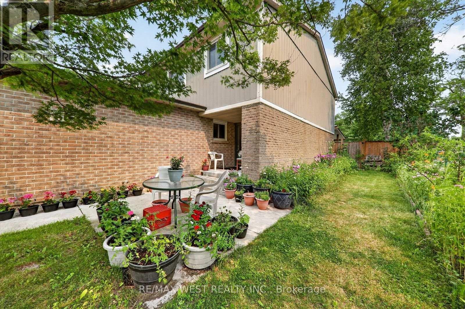 66 Bushwood Court, Toronto, ON