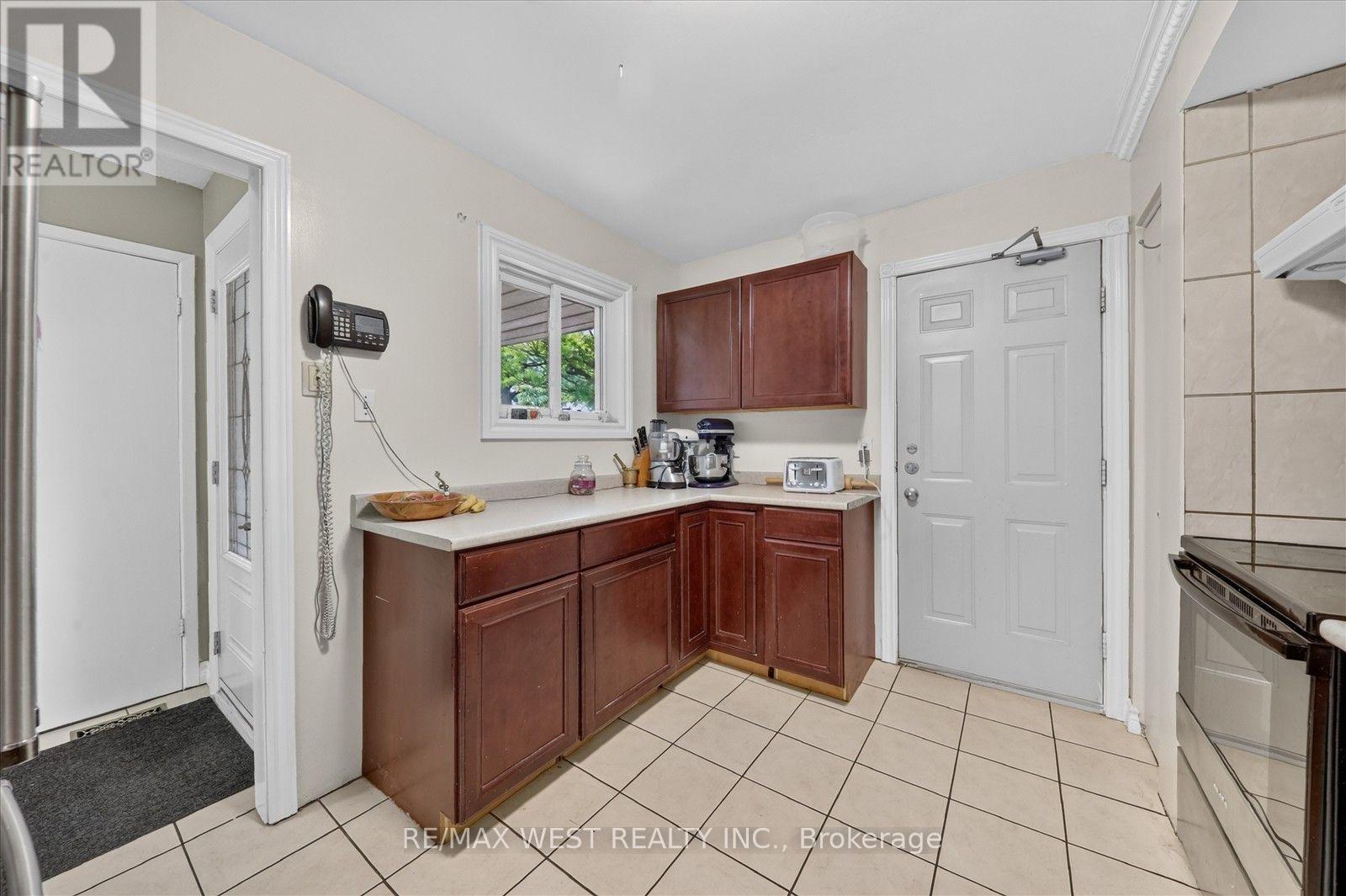 66 Bushwood Court, Toronto, ON
