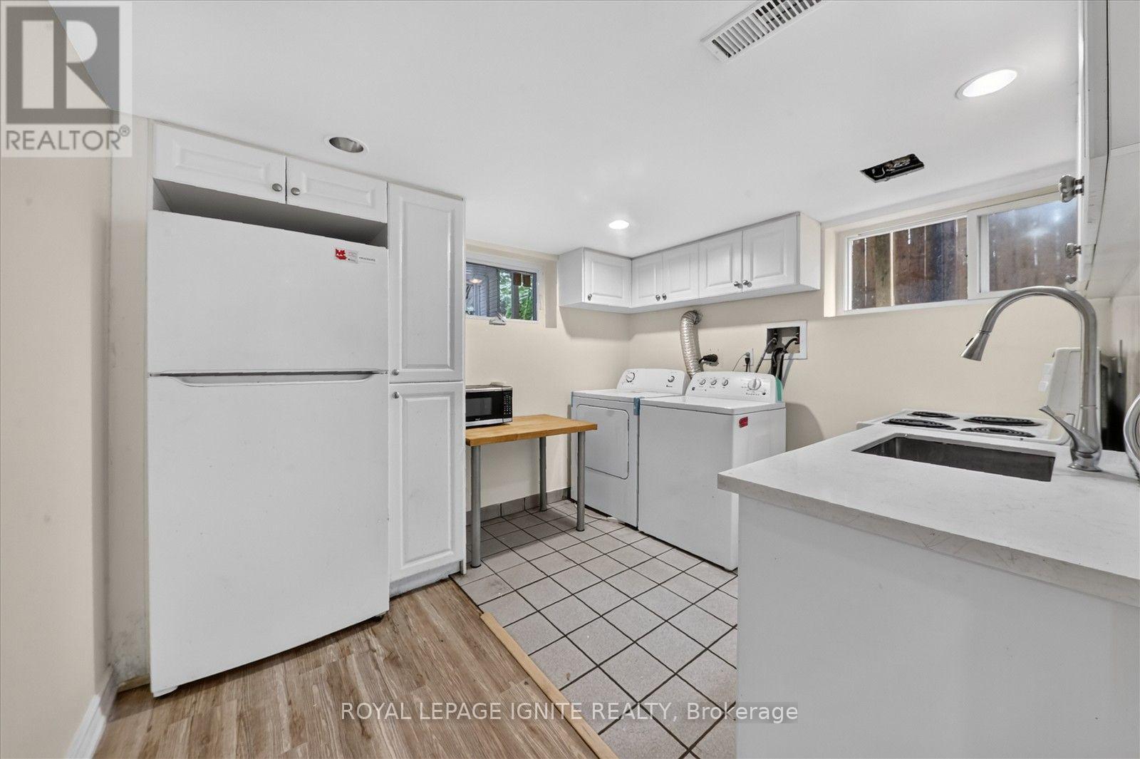 1197 Pharmacy Avenue, Toronto, ON