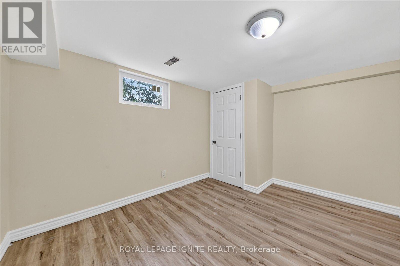 1197 Pharmacy Avenue, Toronto, ON