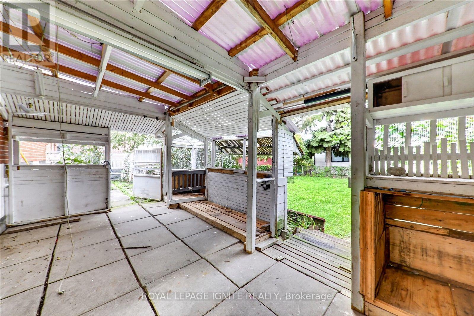 1197 Pharmacy Avenue, Toronto, ON
